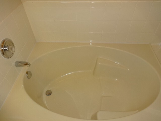 Building Photo - 1040 Pineview Ct