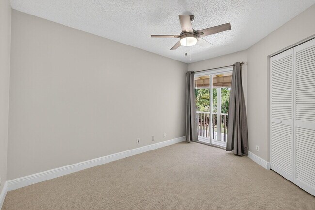 Building Photo - 246 Seabreeze Cir