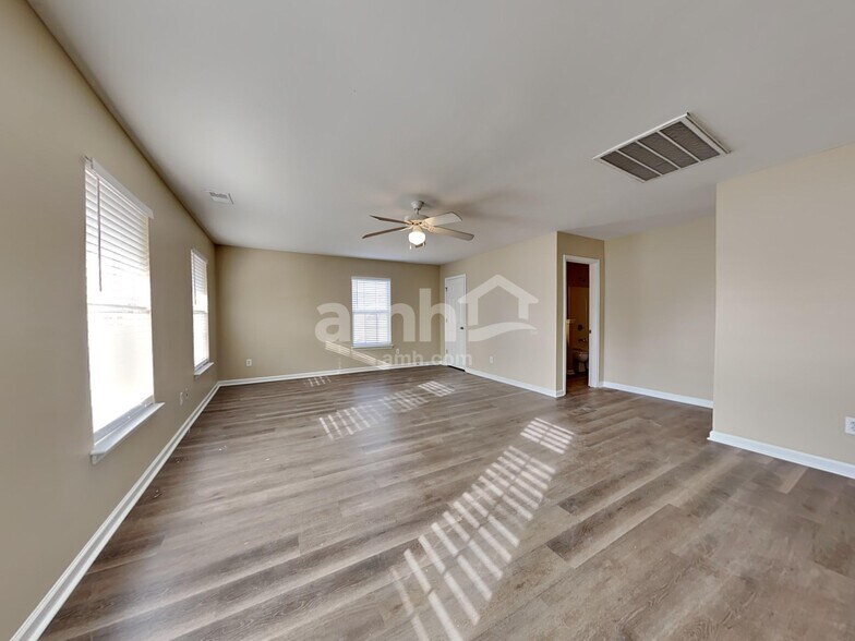 Building Photo - 9476 Falling Embers Ln