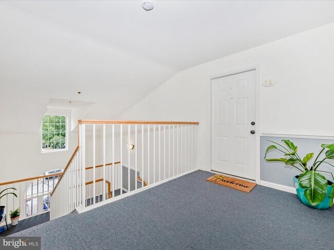 Building Photo - 2501 Coach House Way