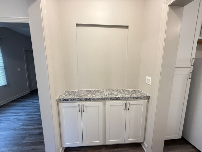 Building Photo - NEW REMODELED- 2 bedroom duplex