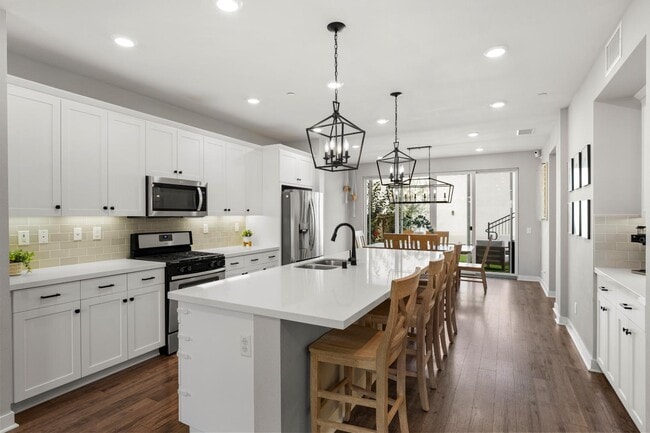 Building Photo - 10553 San Jose St