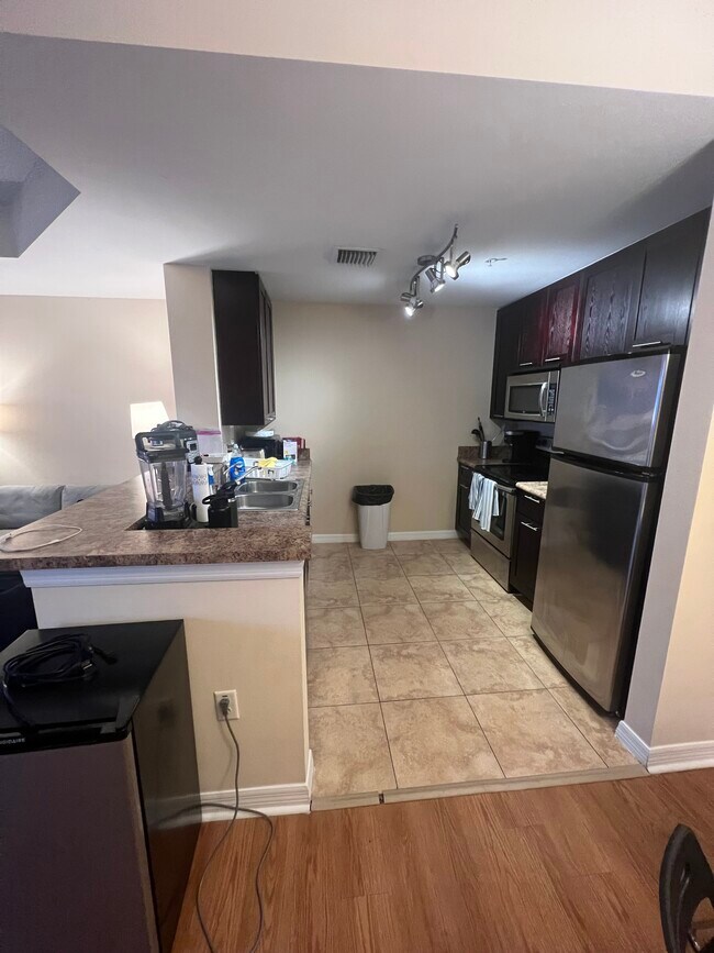 Building Photo - 6630 SW 57th Ave