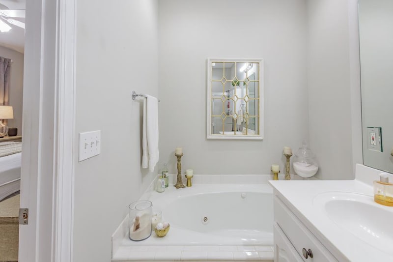 Building Photo - 1955 Oxford Ct