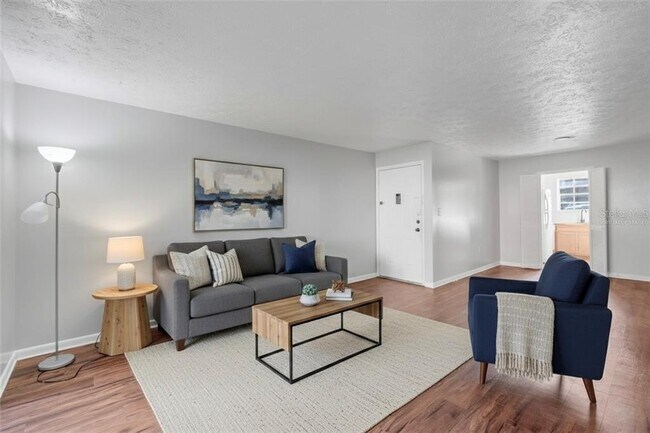 Building Photo - 4212 Lake Underhill Rd