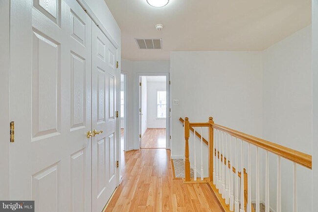 Building Photo - 4147 Presgraves Ct