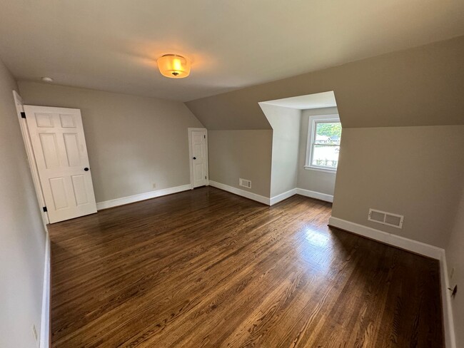 Building Photo - Beautifully Remodeled 4-Bedroom Home with ...