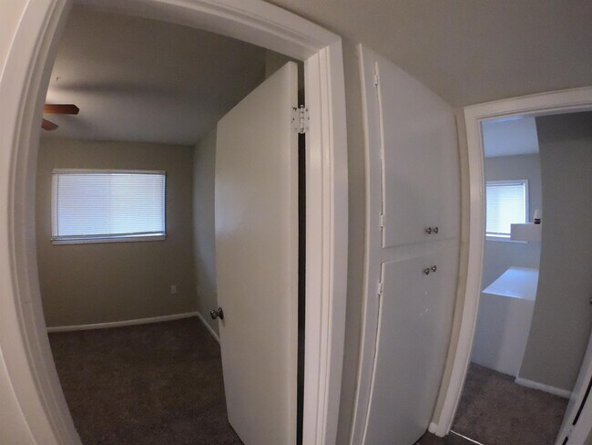 Building Photo - 3256 Suncrest Dr