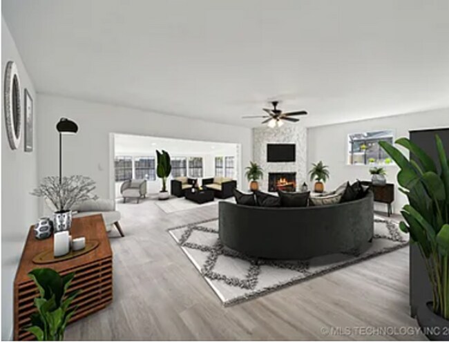 Building Photo - Charming 3-Bedroom Home with Spacious Yard in Prime Tulsa Location