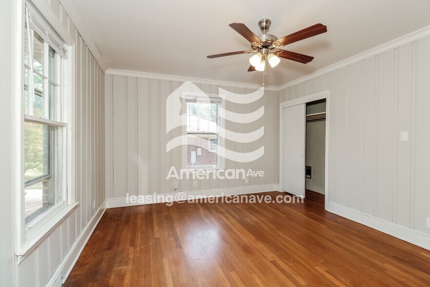 Building Photo - 3028 Dennis Dr