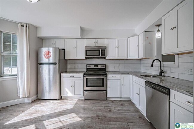 Building Photo - 1405 Presidential Dr