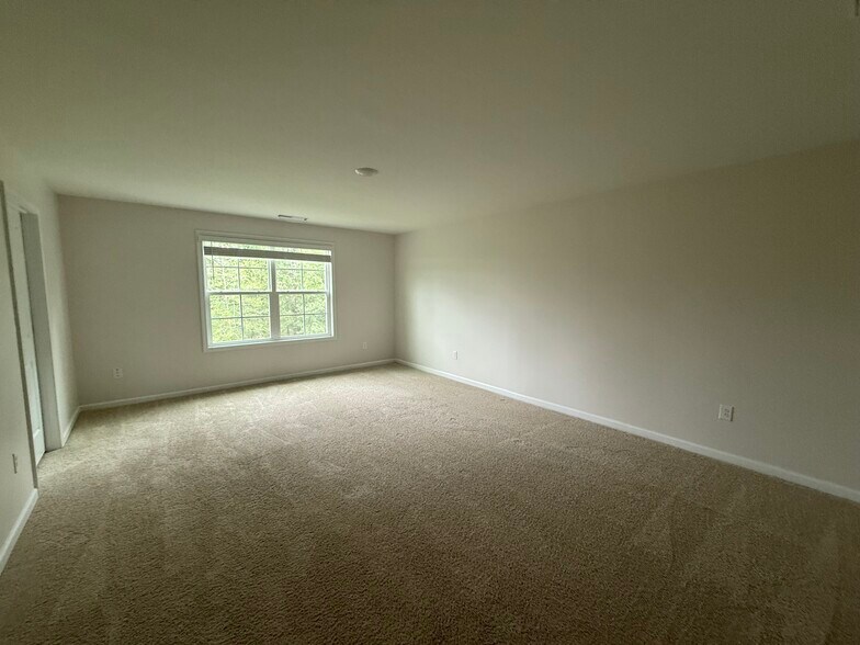 Building Photo - 2214 Sugar Cone Way