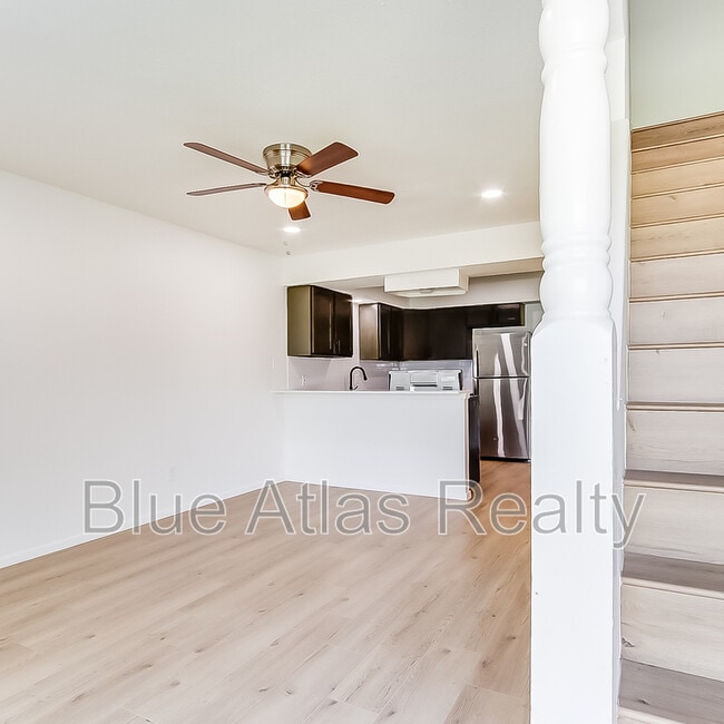 Building Photo - 408 Noble Ave