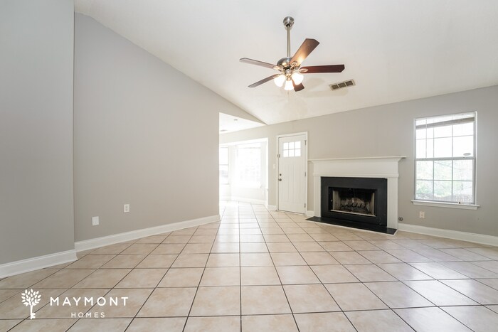 Building Photo - 3020 Regal Dr