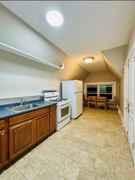 Building Photo - 1749 Crafton Blvd