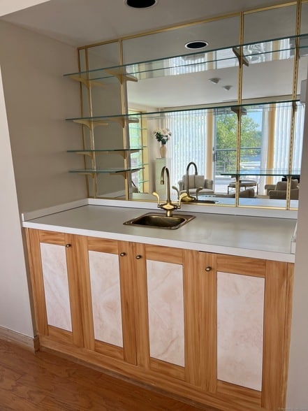 Building Photo - 131 Popes Island Rd