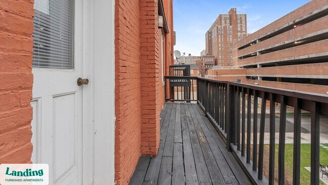 Building Photo - 617 W Lexington St
