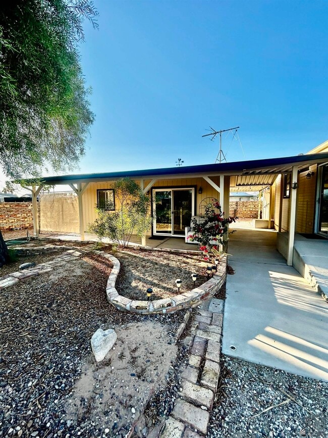 Building Photo - 13572 E 47th Ln