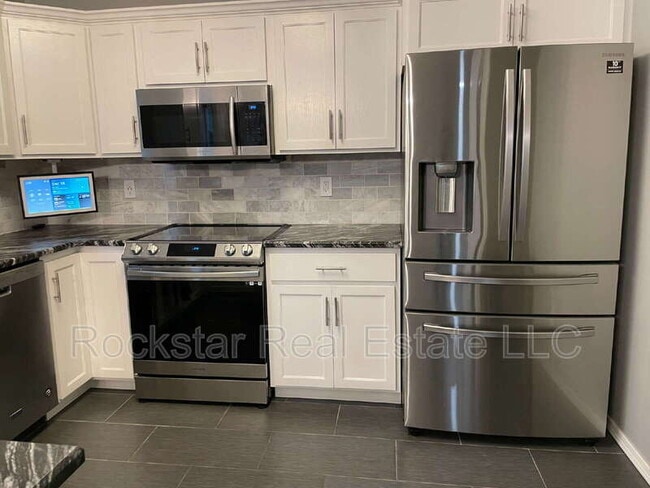 Building Photo - 9022 W Campus Dr