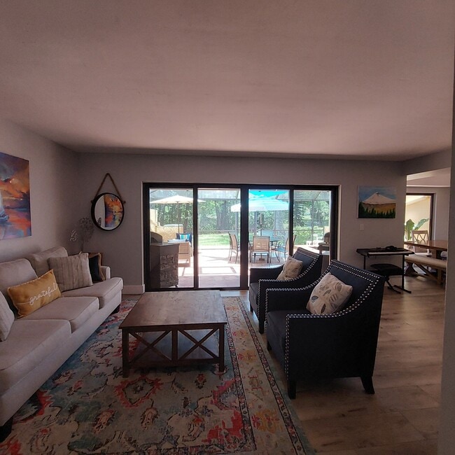 Building Photo - 3871 Alcantara Ave