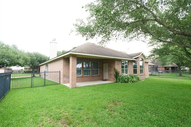 Building Photo - 24403 Lanning Dr