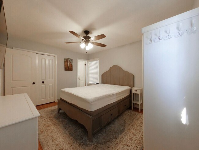 Building Photo - Furnished 4 Bedroom Rental in National Hills. Available now!