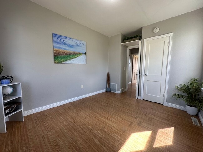 Building Photo - 2 bedroom, 1 bath home for rent in Evansdale