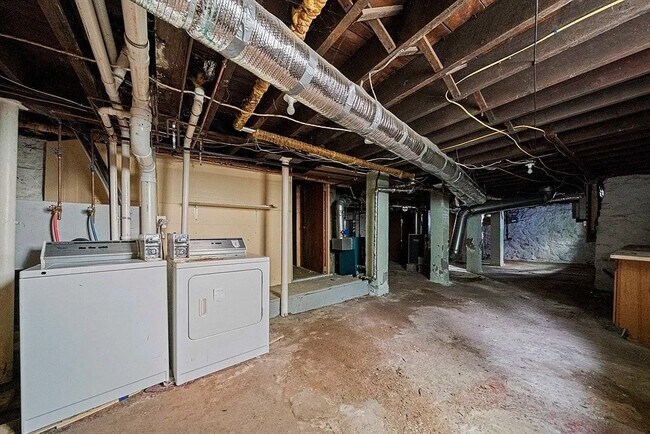 Building Photo - 39 Lincoln St