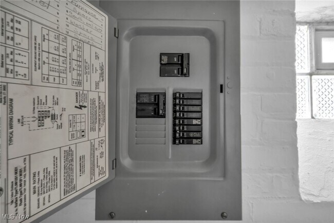 Building Photo - 766 E 232nd St