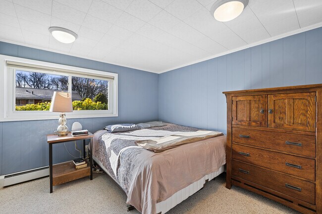 Building Photo - 10119 Farmington Dr