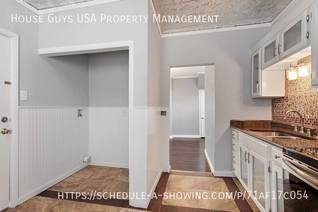 Building Photo - 513 Montgall Ave