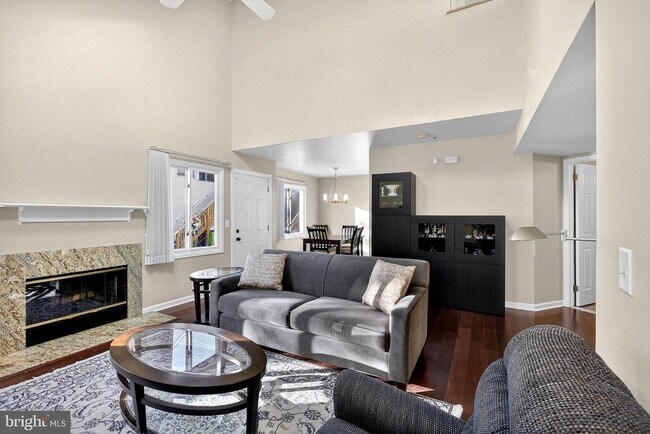 Building Photo - 406 Margit Ct