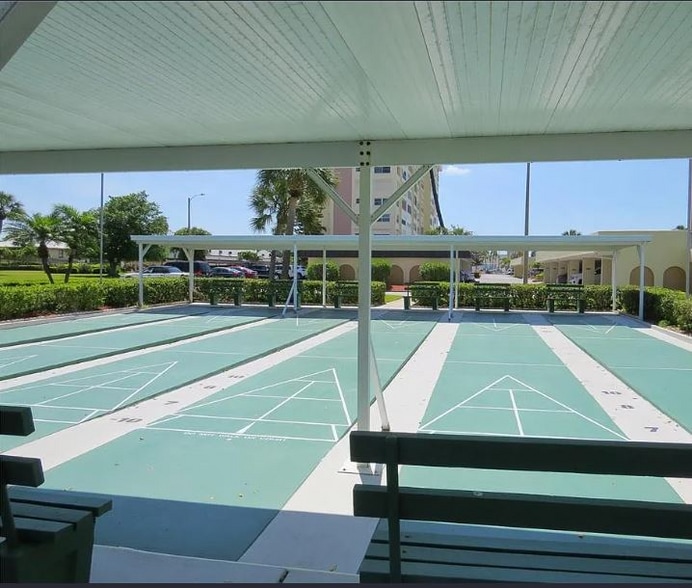 Building Photo - 4525 Cove Cir