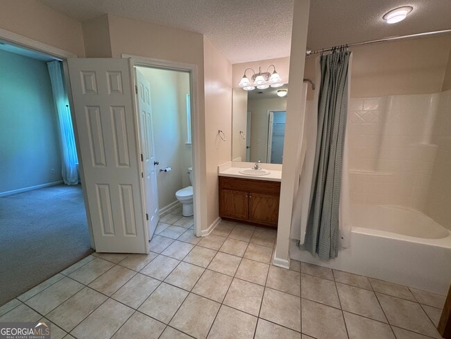 Building Photo - 607 Victorias Cir