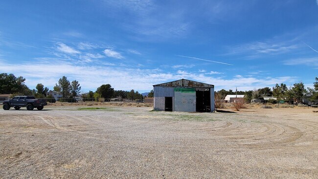 Building Photo - CAL VEGAS RANCHOS - W. Irons