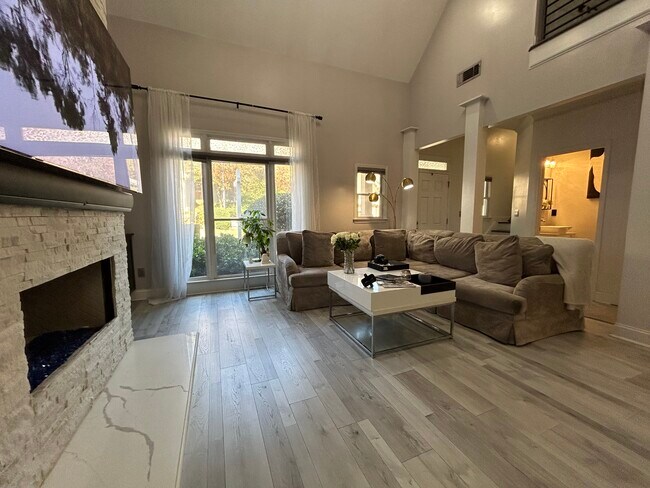 Building Photo - 2535 Village Creek Landing SE