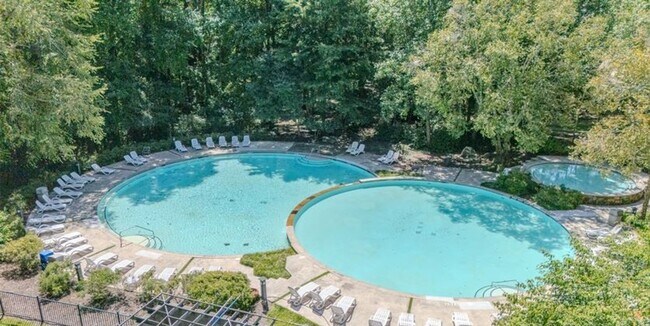 Building Photo - LEASING FOR AUGUST 2026! WOODLANDS OF ATHENS