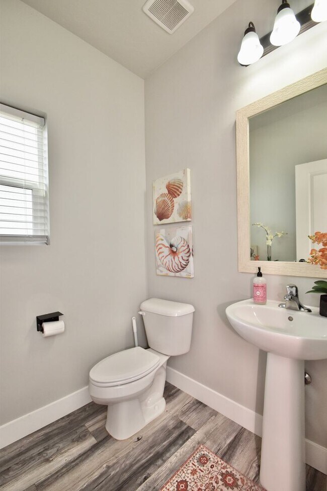 Building Photo - Spacious 5 Bed in Herriman Home in Prime Location!