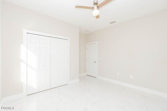 Building Photo - 4419 22nd St SW