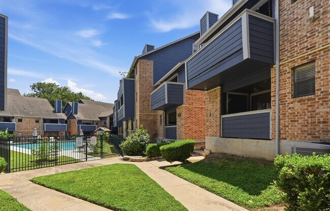 Building Photo - 2500 Burleson Rd