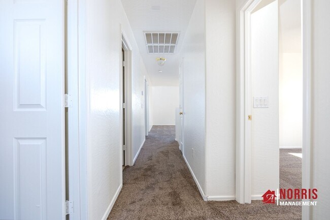 Building Photo - Spacious Home in Magic Ranch in Florence