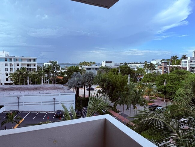 Building Photo - 5 Island Ave