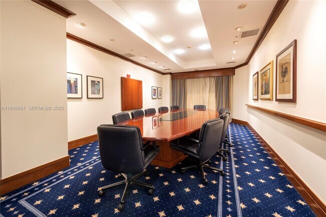 Building Photo - 19501 W Country Club Dr