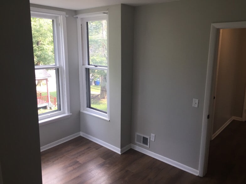 bedroom - 614 Forest St