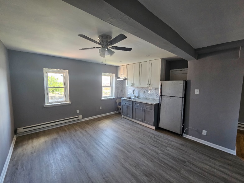 Building Photo - 751 Adams Ave