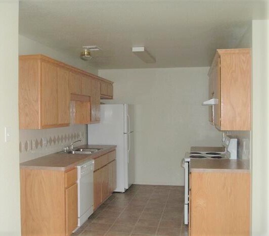 Building Photo - 319 Janelle Dr