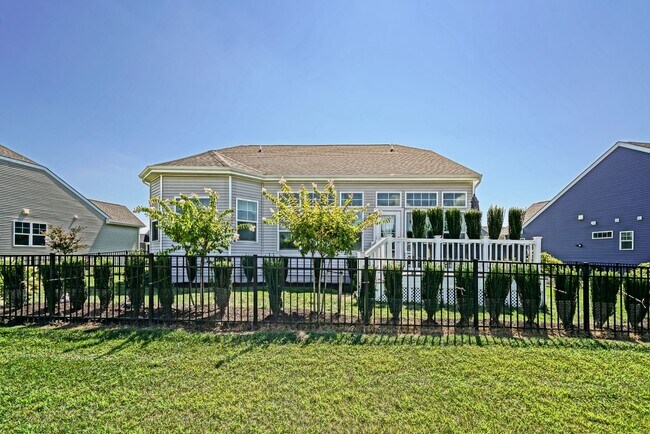 Building Photo - Beautiful home in Peninsula Lakes