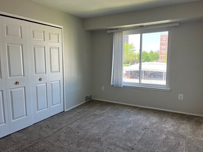 Building Photo - 44457 Savery Dr