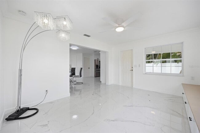 Building Photo - 1817 Oregon Ave NE