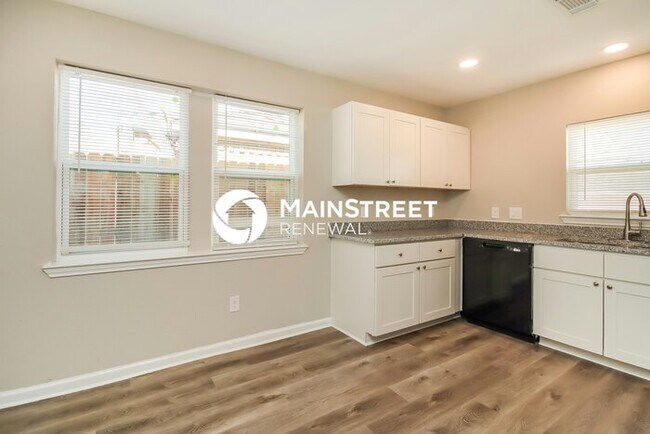 Building Photo - 3 Bedroom Pet-Friendly Home in Missouri City, TX with Main Street Renewal